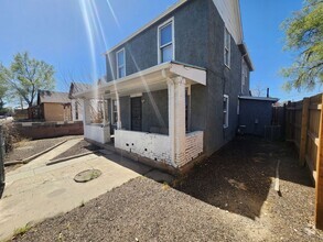 Building Photo - 1221 E Abriendo Ave