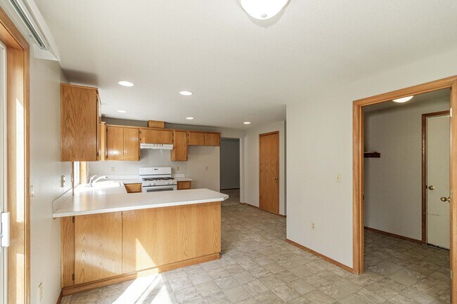 Building Photo - Spacious 4 Bedroom Home | 2,116 SF | Great Room with Fireplace | Fenced Backyard & 2-Car Garage