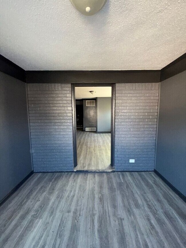 Building Photo - 1064 Brower St