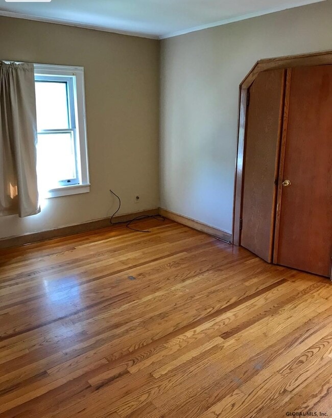 Building Photo - 134 Elm St