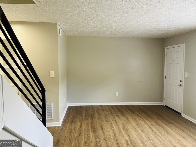Building Photo - 513 Toombs St