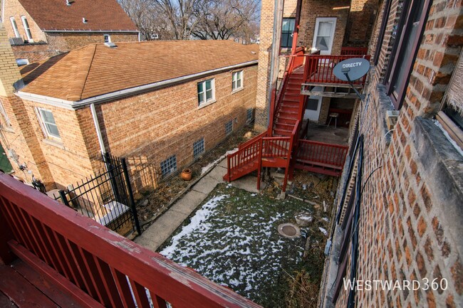 Building Photo - 6702 S Wood St