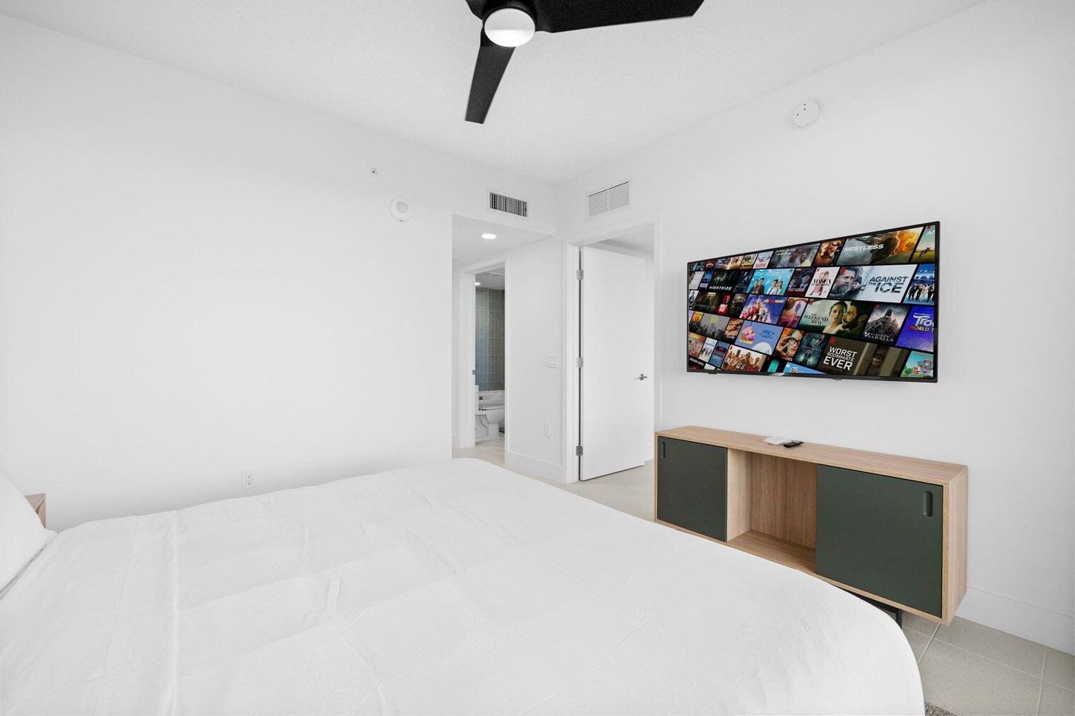 Building Photo - 159 NE 6th St