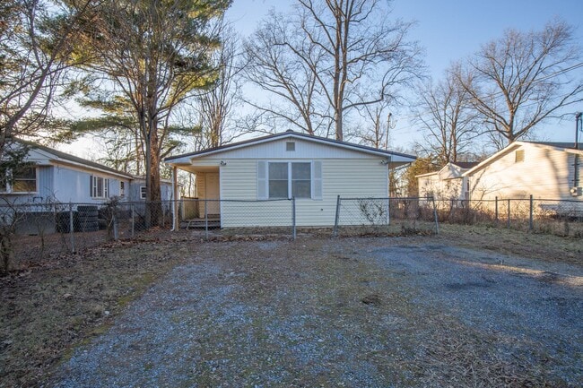 Building Photo - 2 Bed/2 Bath Single Family Home in Harpers...