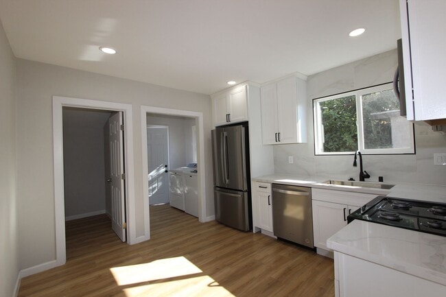 Building Photo - 251 S 36th St