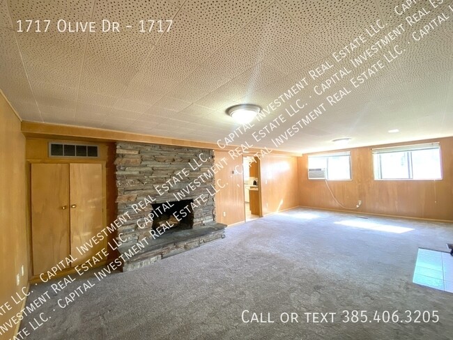 Building Photo - 1717 Olive Dr