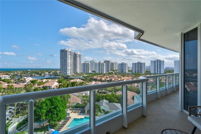 Building Photo - 21055 Yacht Club Dr