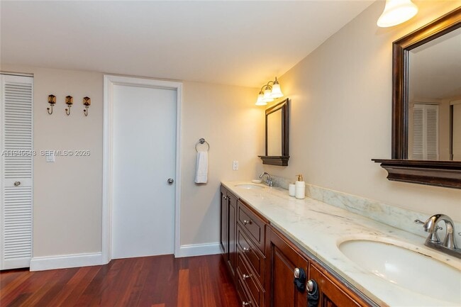 Building Photo - 199 Ocean Ln Dr