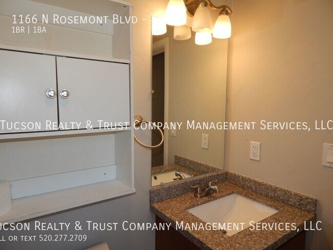 Building Photo - 1166 N Rosemont Blvd