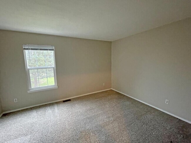 Building Photo - 3426 Queen Anne Way