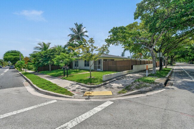 Building Photo - 244 Greymon Dr