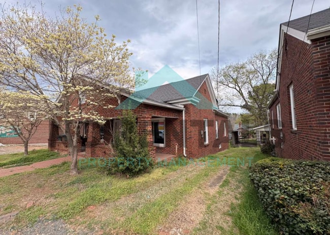 Building Photo - 113 S 2nd Ave