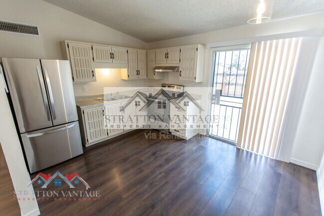 Building Photo - 3120 N 67th Ln