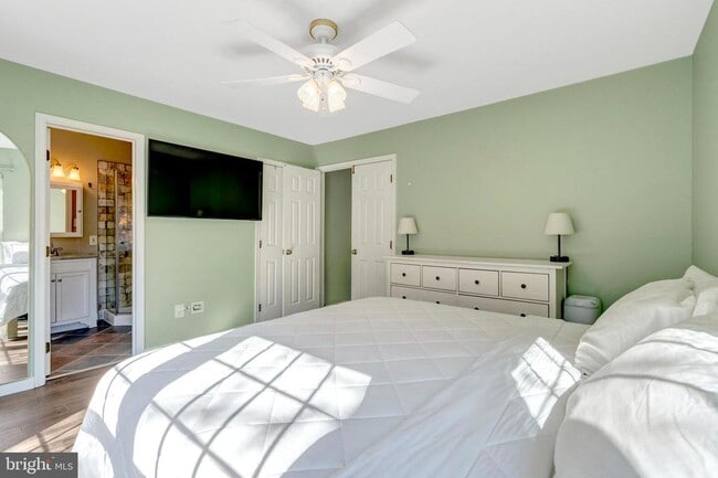 Building Photo - 5617 Gosling Dr