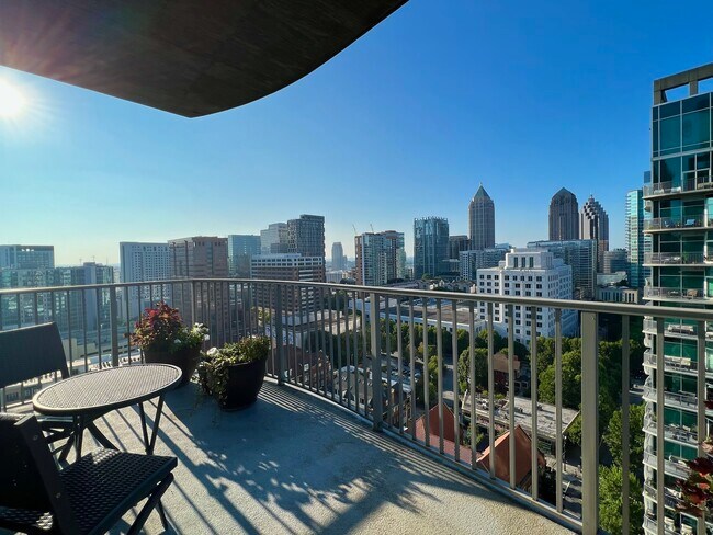 Building Photo - 923 Peachtree St NE