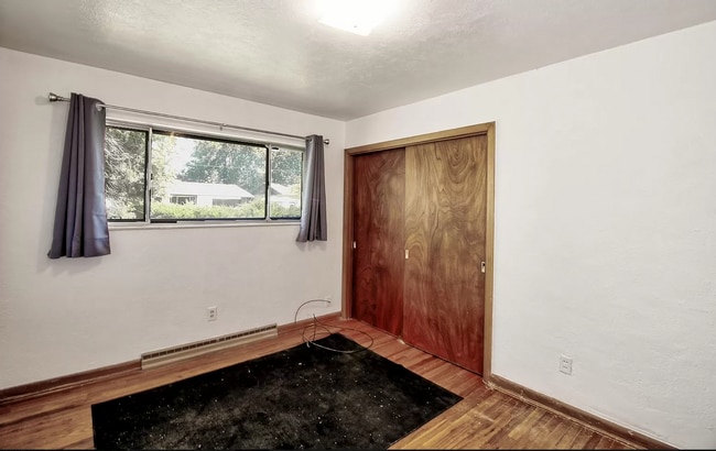 Building Photo - 1625 Walnut Ave