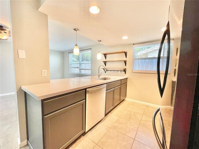 Building Photo - 9011 Ledgestone Ln