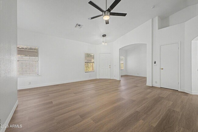 Building Photo - 8868 W Laurel Ln