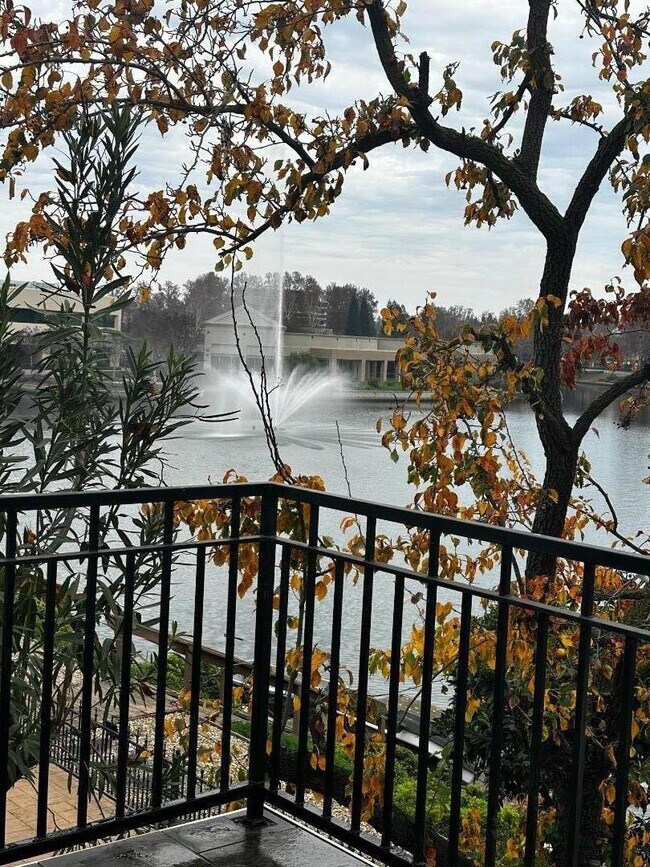 Building Photo - 4824 Longcove Dr