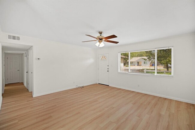 Building Photo - 6702 Boleynwood Dr