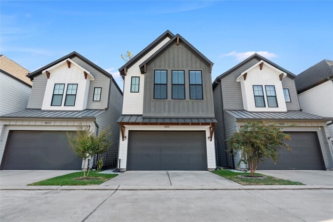 Primary Photo - 9019 Wellspring Dr