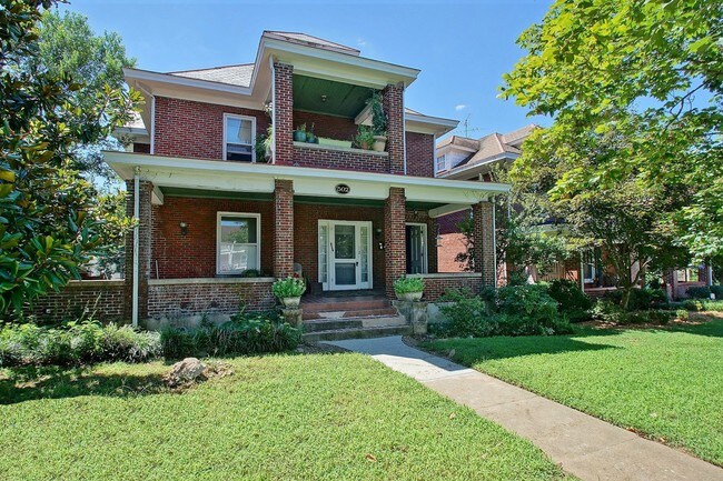 Primary Photo - 502 Allison Ave SW