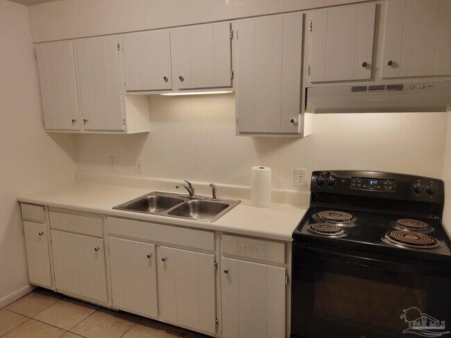 Building Photo - 5376 Conecuh St