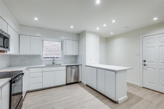 Building Photo - 5901 Auburndale Ave