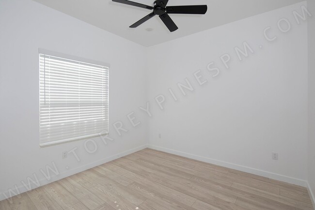 Building Photo - *OPEN HOUSE: 5/3 1:30-4:00PM* 2 Br in Clai...