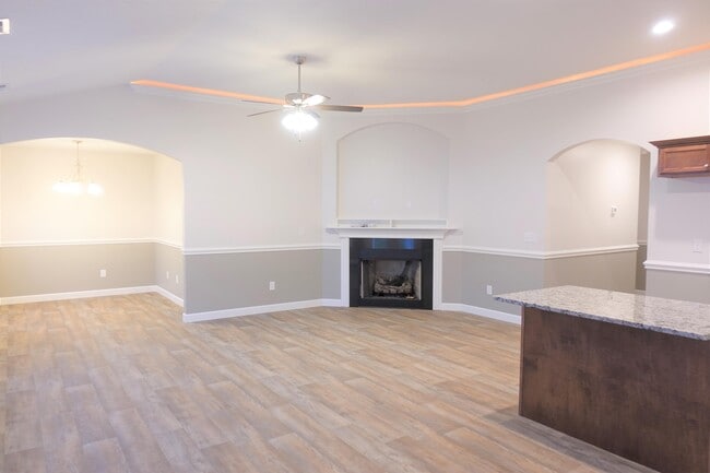 Building Photo - 755 Spartan Commodor Ln