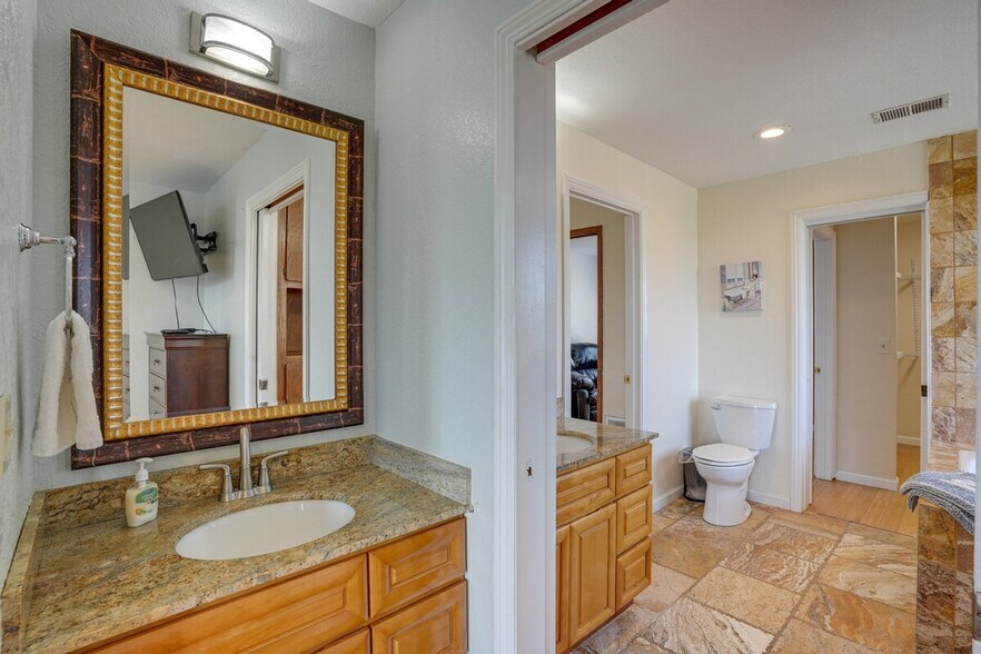 Building Photo - 420 Phoenix Cir