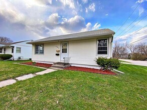 Building Photo - Great 2 bedroom ranch $795