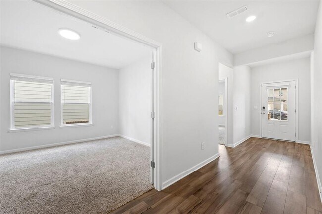 Building Photo - 5021 Silver Canoe Wy