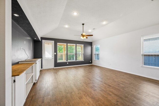 Building Photo - 2915 Coastal Prairie Ln