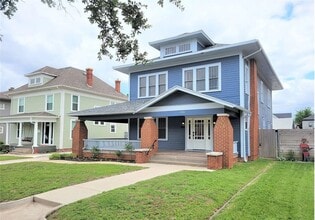 Building Photo - Stunning 4-Bed, 3-Bath Gem 1 Minute from Midtown!