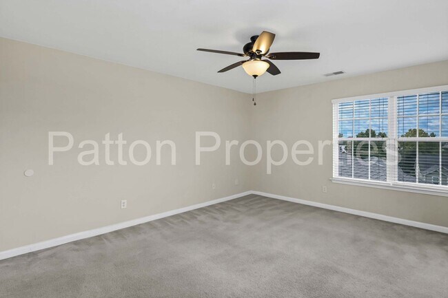 Building Photo - Rosewood Hills Home