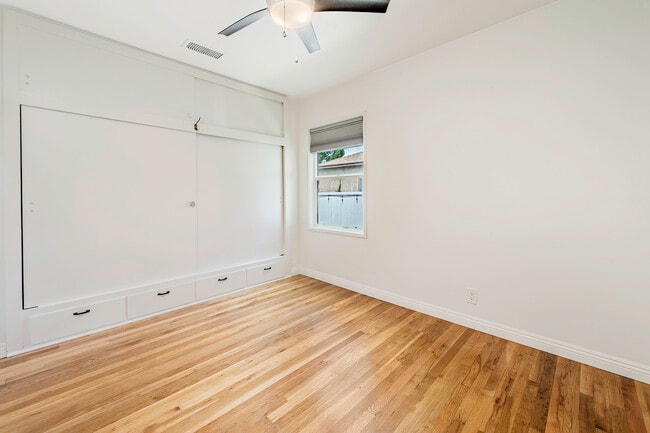Building Photo - 4906 Fidler Ave