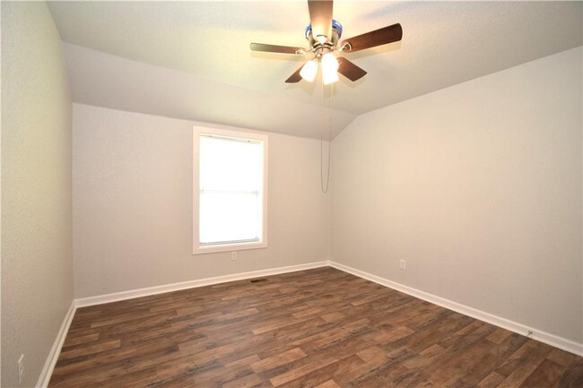 Building Photo - 196 Western Heights Cir