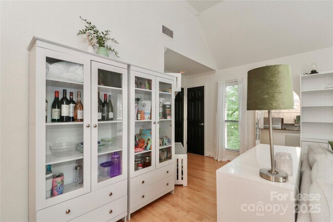Building Photo - 2508 Cranbrook Ln