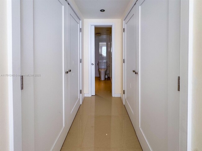 Building Photo - 3800 Galt Ocean Dr