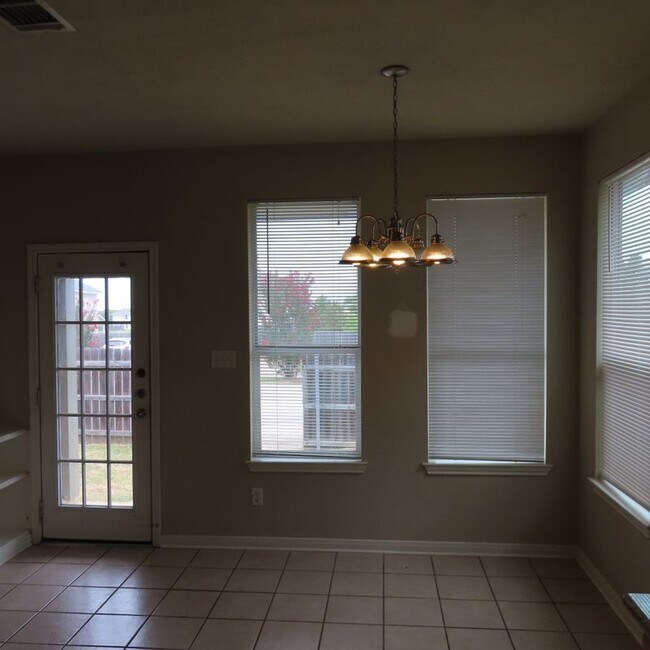 Building Photo - 4107 McFarland Dr