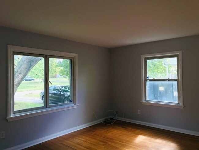 Building Photo - HOUSE CLOSE TO EVRYTHING YOU NEED.THIS HOME IS A MUST SEE!!!