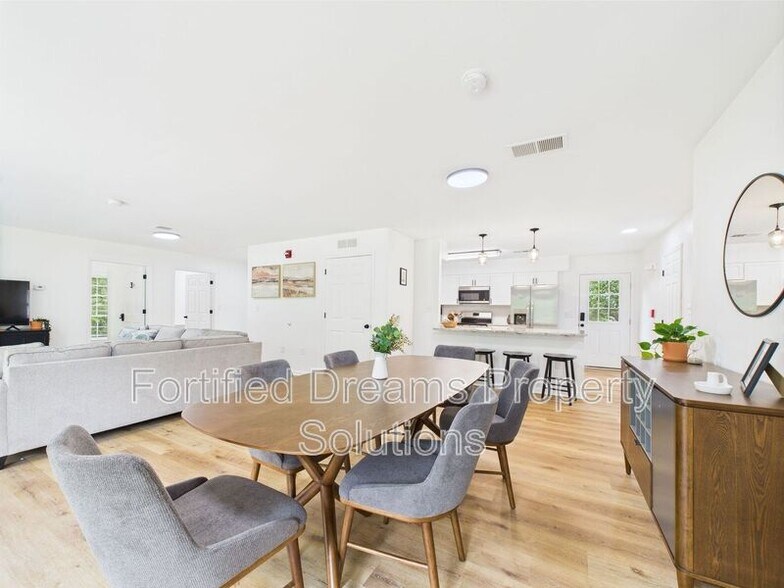 Building Photo - 355 Ransom Rd