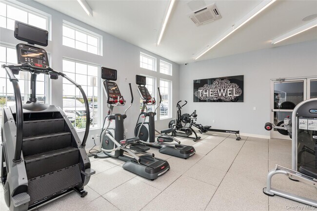 Building Photo - 75 E Hoffman Ave