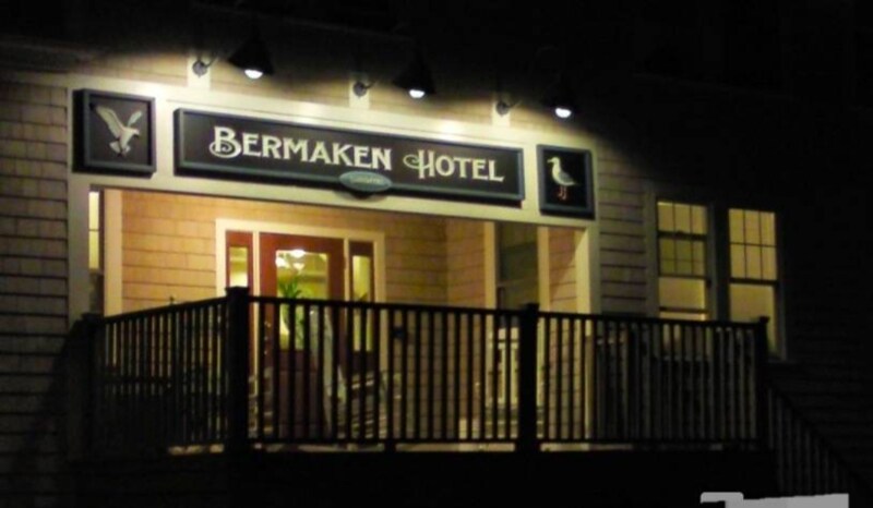 Building Photo - 102 Revere St