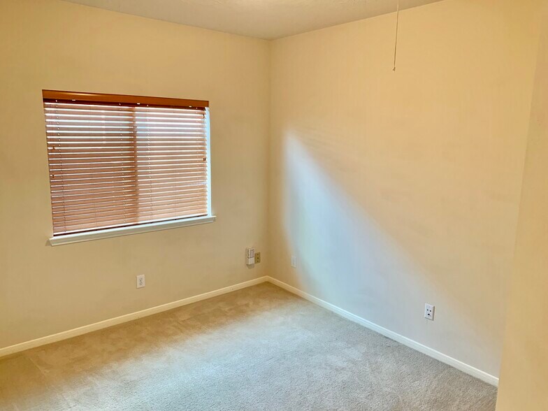 Secondary Bedroom 2 - 8922 Parlin Ridge Dr