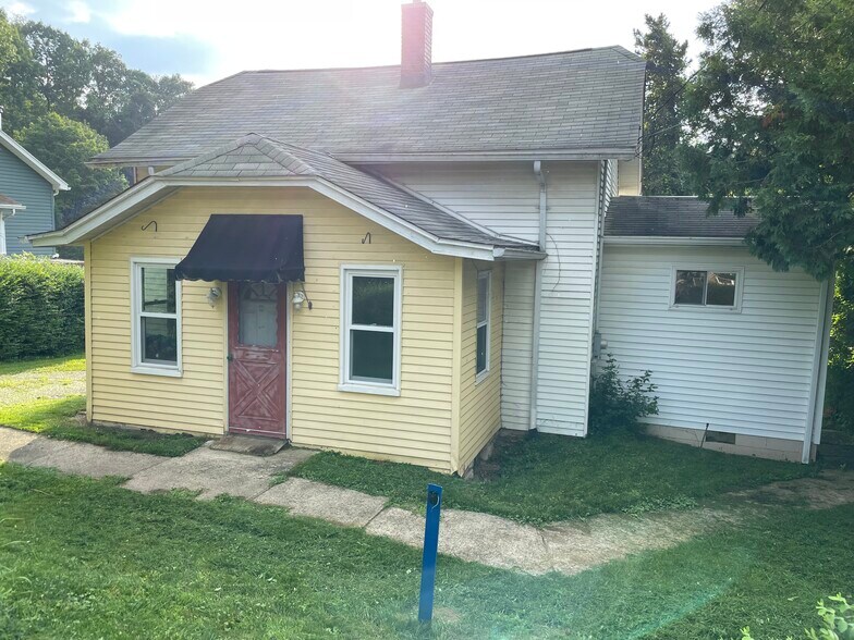 Building Photo - 1857 Freeport Rd