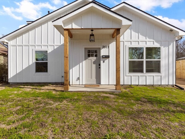 Building Photo - 3517 Mission St