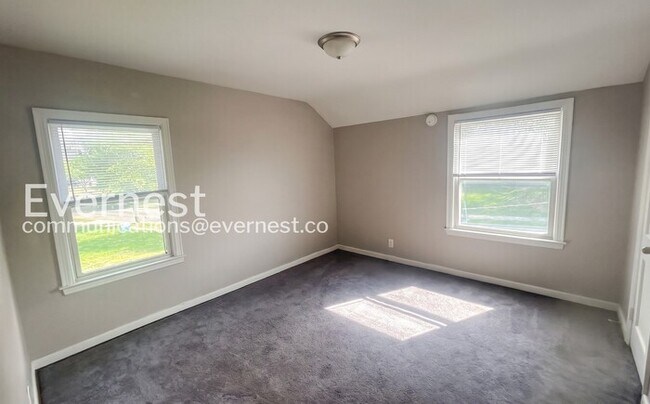 Building Photo - 969 Sheridan Ave