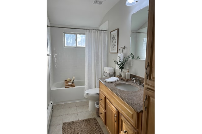 Building Photo - 30 Somerset Ave